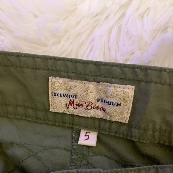 Miss Bisou Embroidered Capri Pants Size 5 - Picture 6 of 7